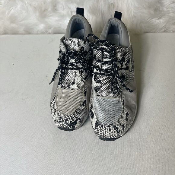 La Sheelah women’s wedge snake skin print lace up black and white sneakers SZ7 - Picture 2 of 8